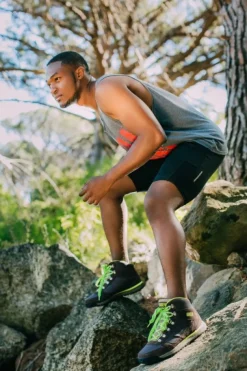 Freizeit Schnürer braun Wanderschuh von GUGGEN Mountain