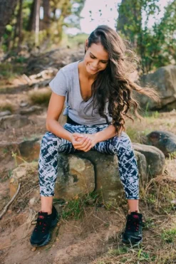 Freizeit Schnürer schwarz Wanderschuh von GUGGEN Mountain