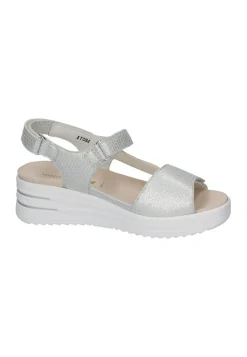 Klassische Sandalen