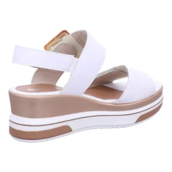 Klassische Sandalen