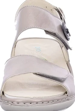 Klassische Sandalen beige