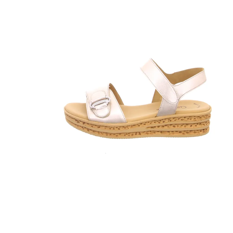 Klassische Sandalen gold