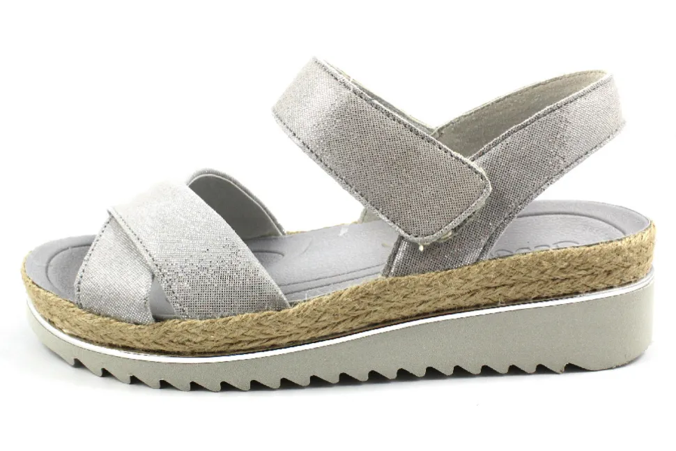 Klassische Sandalen grau