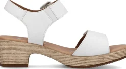 Klassische Sandalen weiss