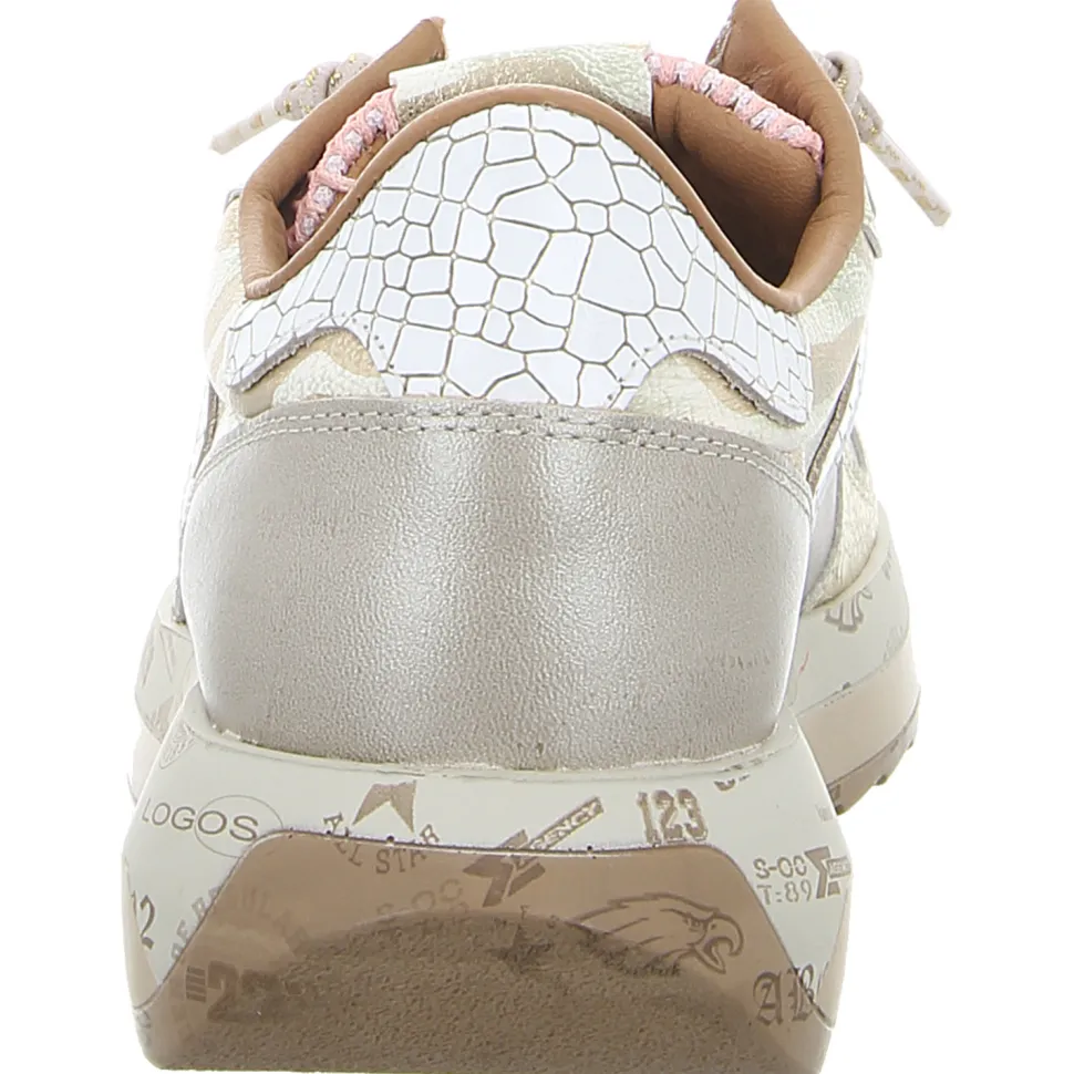 Sneaker